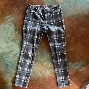 Alice + Olivia striped grey pants